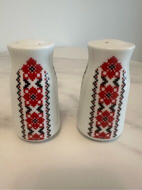 Vintage Paragon Ukrainian Red/White Porcelain Salt & Pepper Shakers